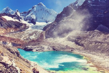 Cordillera yükseltisidir güzel dağ manzarası