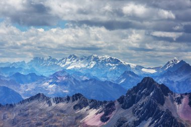 Cordillera yükseltisidir güzel dağ manzarası
