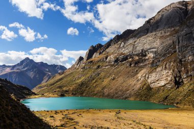 Cordillera yükseltisidir güzel dağ manzarası