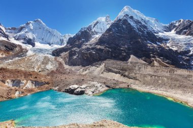 Cordillera yükseltisidir güzel dağ manzarası