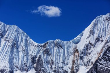 Cordillera yükseltisidir güzel dağ manzarası