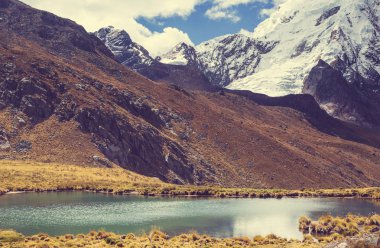 Cordillera yükseltisidir güzel dağ manzarası