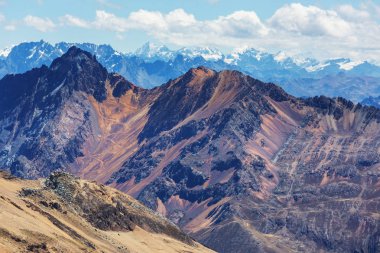 Cordillera yükseltisidir güzel dağ manzarası