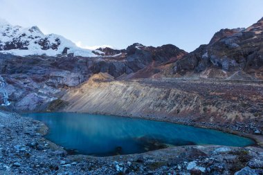 Cordillera yükseltisidir güzel dağ manzarası