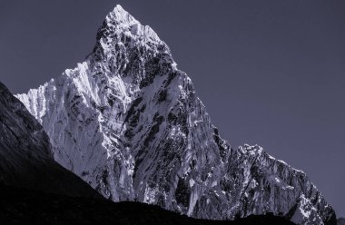 Cordillera yükseltisidir güzel dağ manzarası
