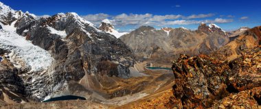 Cordillera yükseltisidir güzel dağ manzarası