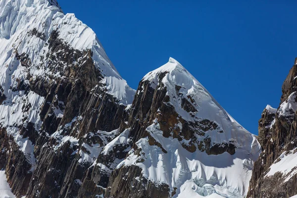 Cordillera yükseltisidir güzel dağ manzarası — Stok fotoğraf