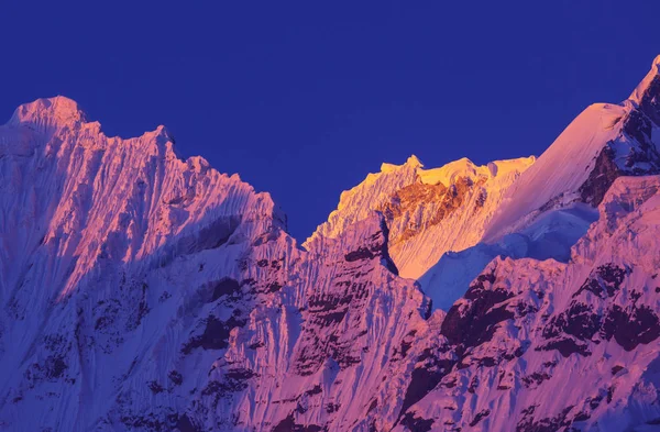 Cordillera yükseltisidir güzel dağ manzarası