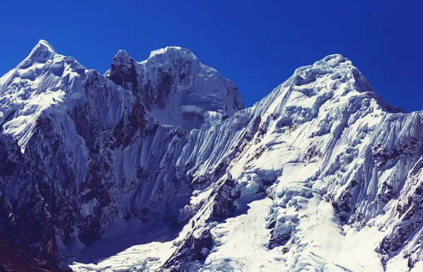 Prachtige berglandschap in de Cordillera Huayhuash — Stockfoto