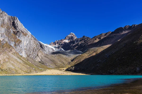 Cordillera yükseltisidir güzel dağ manzarası