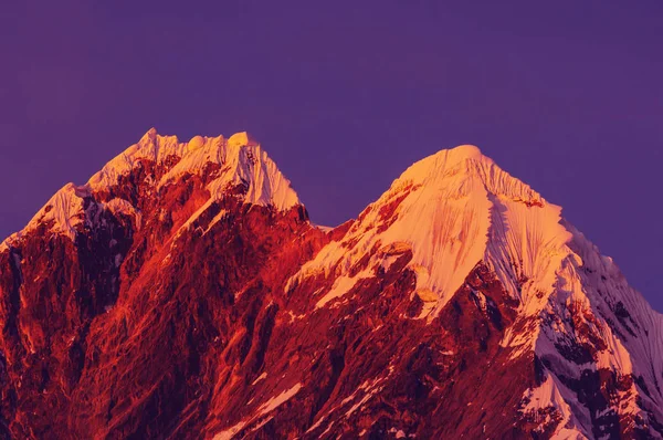 Πανέμορφο ορεινό τοπίο στην οροσειρά Huayhuash — Φωτογραφία Αρχείου