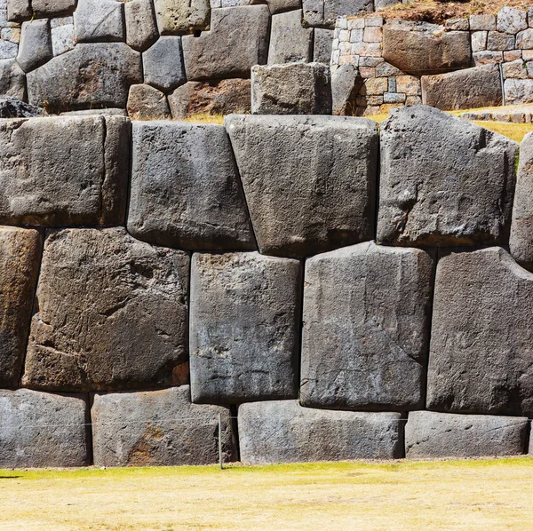 Inca ściany w mieście Macchu Picchu — Zdjęcie stockowe