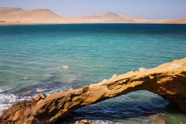 Vackra kusten landskap i Paracas nationella reserven — Stockfoto