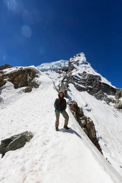 Peru adam uzun yürüyüşe çıkan kimse — Stok fotoğraf