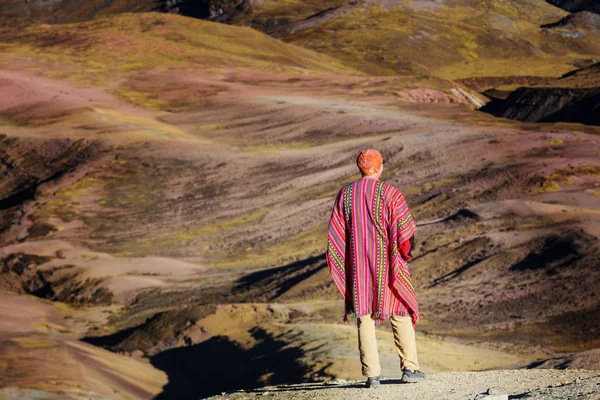 Homme randonneur au Pérou — Photo