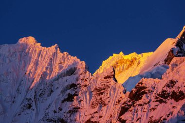 Güzel Dağlar Manzarası
