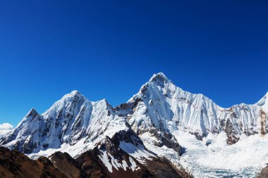 Güzel Dağlar Manzarası