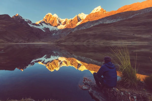 Cordillera dağlarında yürüyüş sahne