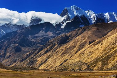 Güzel Dağlar Manzarası