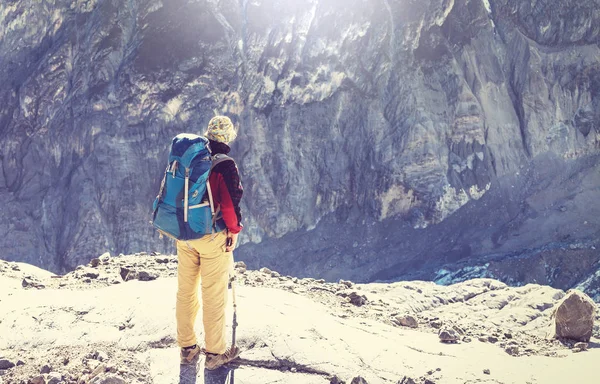 Cordillera dağlarında yürüyüş sahne — Stok fotoğraf