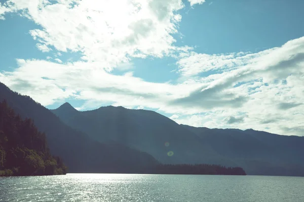 Serenity Gölü dağlarda