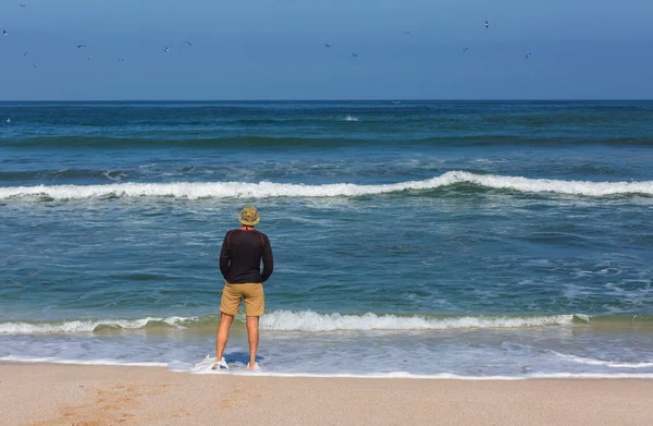 Plaża Wybrzeżu Oceanu — Zdjęcie stockowe