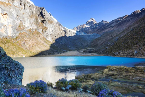 Güzel dağlarının Cordillera yükseltisidir manzarada 