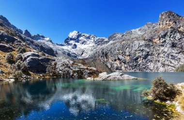 Güzel dağlarının Cordillera yükseltisidir manzarada 