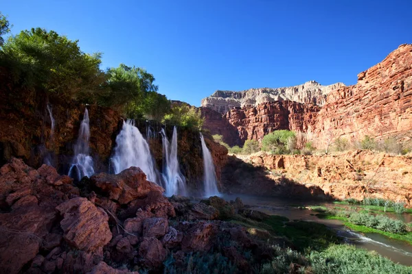 Havasu floden och vattenfall — Stockfoto