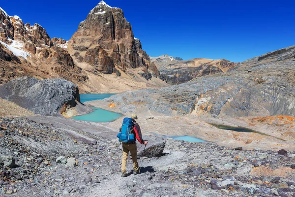 Pěší turistika scéna v pohoří Cordillera — Stock fotografie