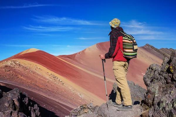 Hiking scene in Vinicunca, Cusco Region, Peru — Stock Photo, Image