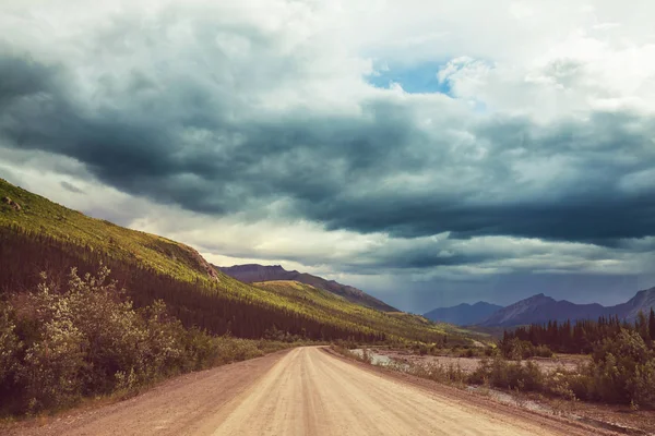 Malerische Autobahn in alaska — Stockfoto