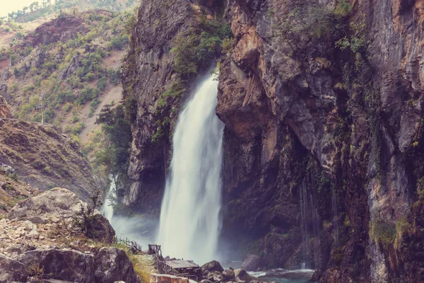Kapuzbasi vattenfall, Kayseri provinsen — Stockfoto
