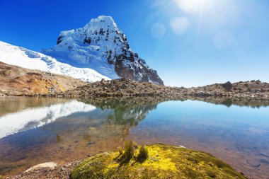 Güzel dağlarının Cordillera yükseltisidir manzaralar