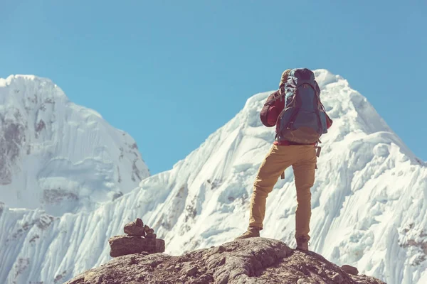 Vandring scen i Cordillera berg — Stockfoto