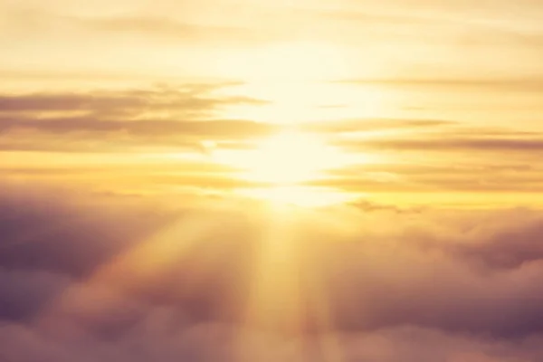 Mooie brandende zonsopgang landschap — Stockfoto