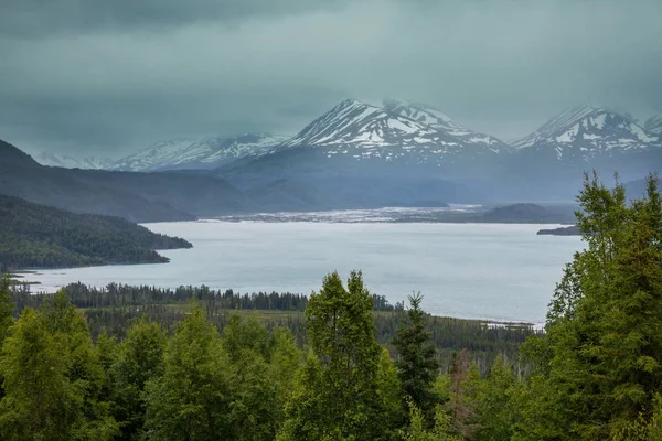 Pittoreska bergen i Alaska — Stockfoto