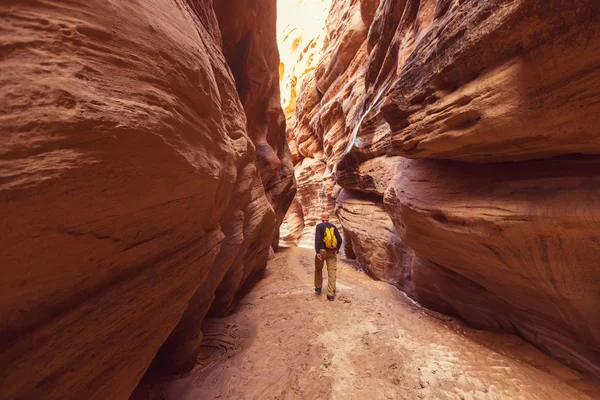 Cañón de ranura del hombre en el Parque Nacional Grand escalera