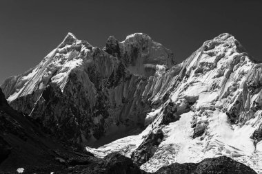 Güzel dağlarının Cordillera yükseltisidir manzaralar