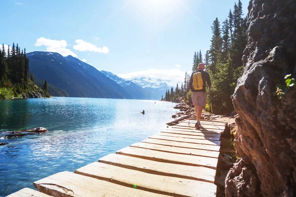 Caminhe Até Águas Turquesa Pitoresco Lago Garibaldi Perto Whistler Canadá — Fotografia de Stock