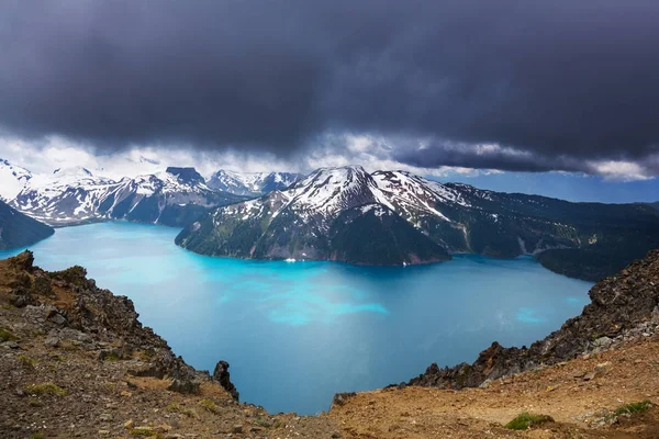 Wandelen Naar Turquoise Wateren Van Pittoreske Garibaldi Lake Buurt Van — Stockfoto