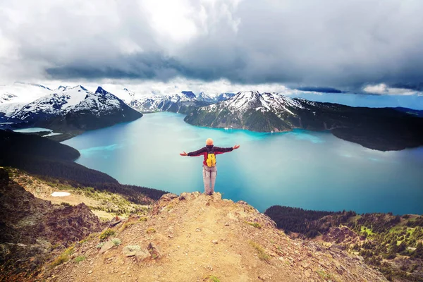 Caminhe Até Águas Turquesa Pitoresco Lago Garibaldi Perto Whistler Canadá — Fotografia de Stock