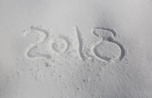 新的岁月日期2018写在雪背景 — 图库照片