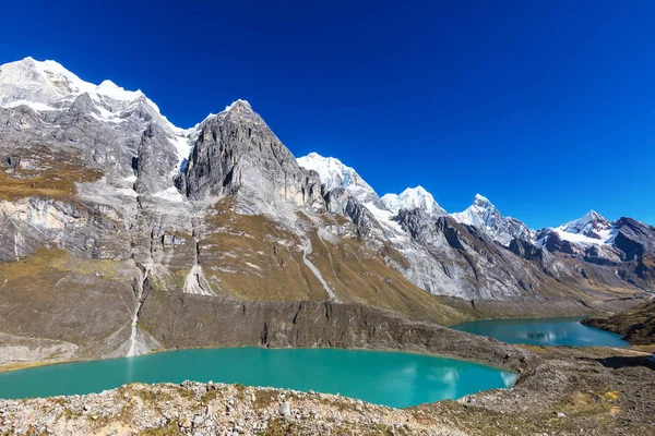 Три Лагуны Кордильере Huayhuash Перу — стоковое фото