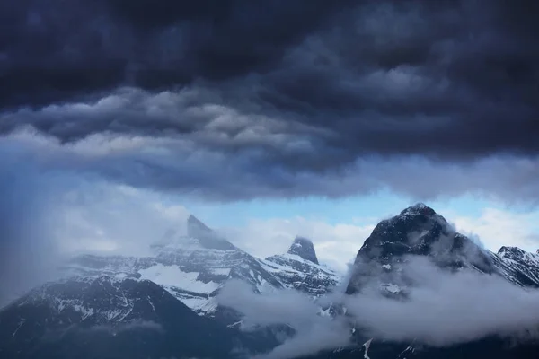 Pintoresca Vista Montaña Las Montañas Rocosas Canadienses Temporada Verano — Foto de Stock