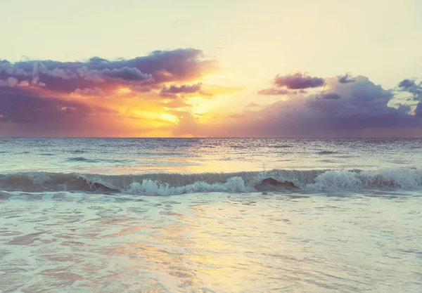 Malerisch Farbenfroher Sonnenuntergang Der Meeresküste Gut Für Tapete Oder Hintergrundbild — Stockfoto