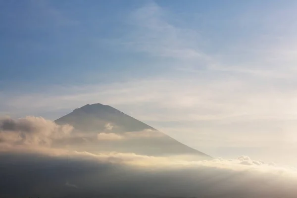 火山アグン山 インドネシア — ストック写真