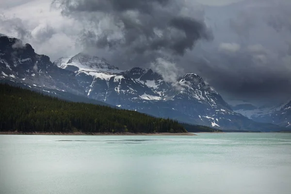 Picturesque Mountain View Canadian Rockies Summer Season — стокове фото