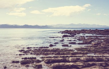 Kosta Rika 'daki güzel tropikal Pasifik Okyanusu kıyısı