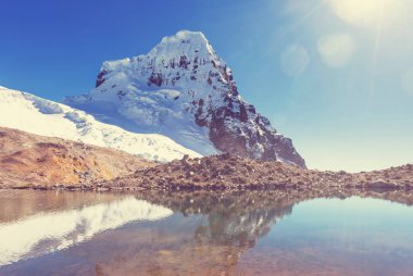 Cordillera Huayhuash, Peru, Güney Amerika 'daki güzel dağ manzaraları